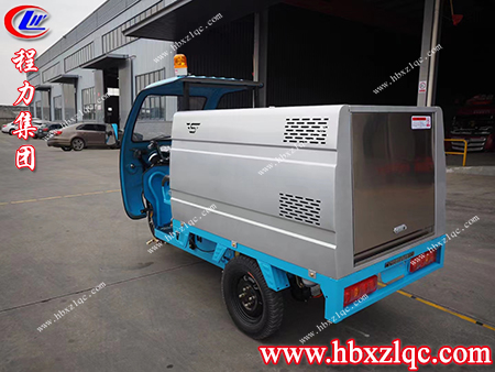 伸縮靈活，可360°旋轉(zhuǎn)，程力牌三輪高壓清洗車(chē)實(shí)現(xiàn)無(wú)死角清洗作業(yè)