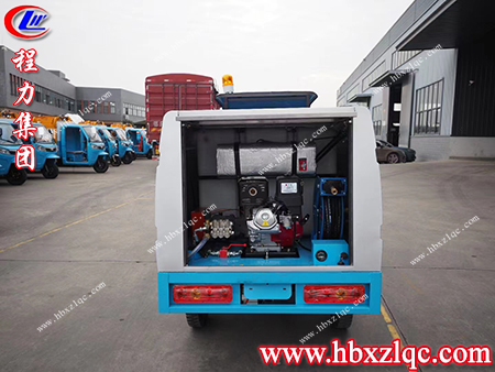 伸縮靈活，可360°旋轉(zhuǎn)，程力牌三輪高壓清洗車(chē)實(shí)現(xiàn)無(wú)死角清洗作業(yè)
